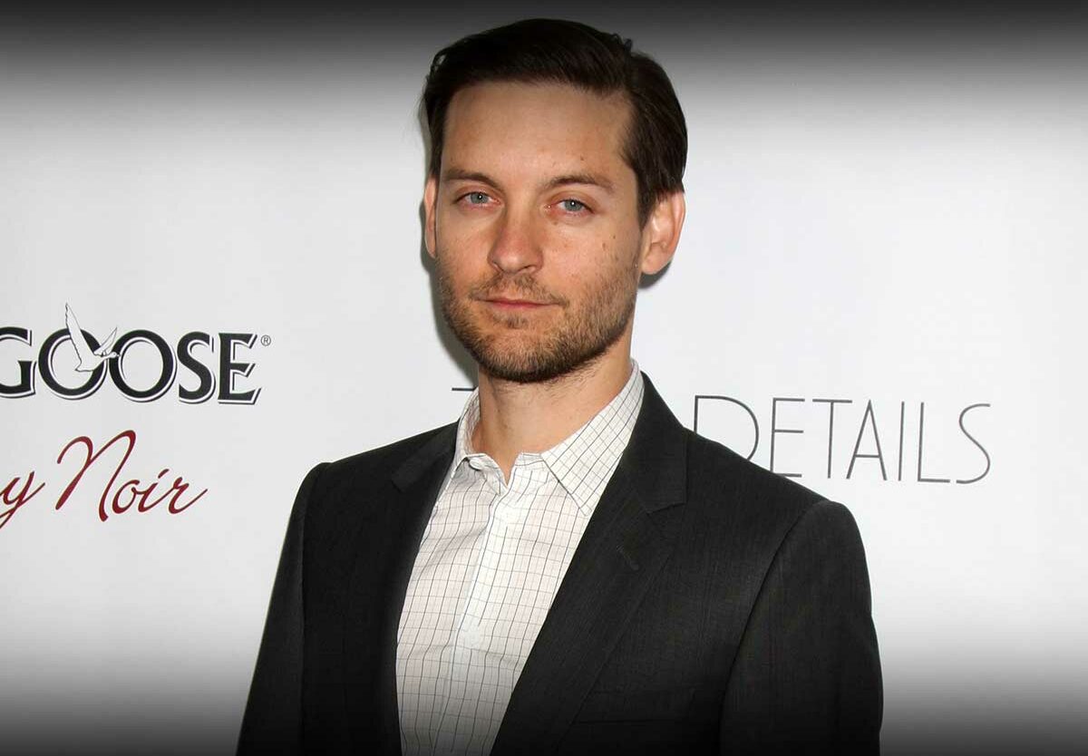 How Old Is Tobey Maguire In 2024 - Micki Susanna