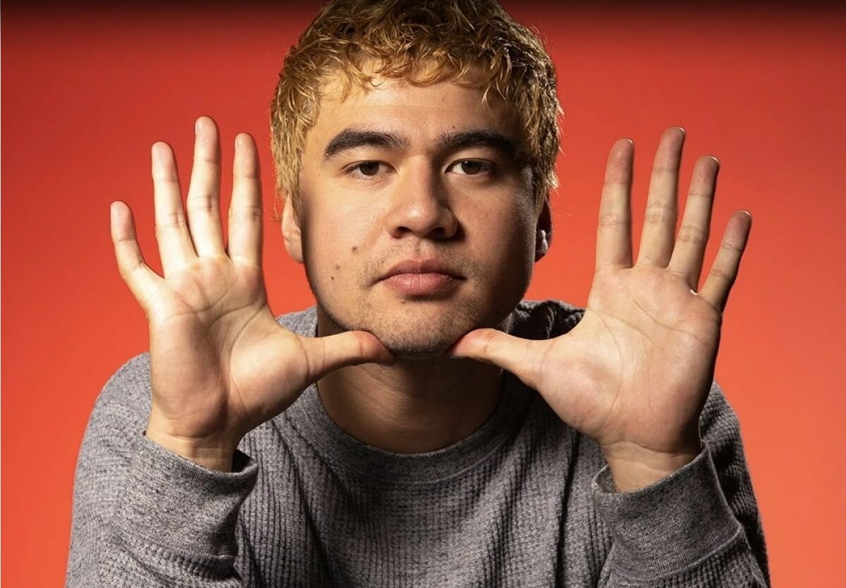 Calum hood healthy celeb