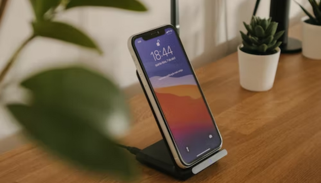 The Best Wireless Charging Power Banks | Reviews