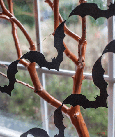 More Halloween toddler crafts – Pipe cleaner spiders and paper bat – Mini  Moo Life